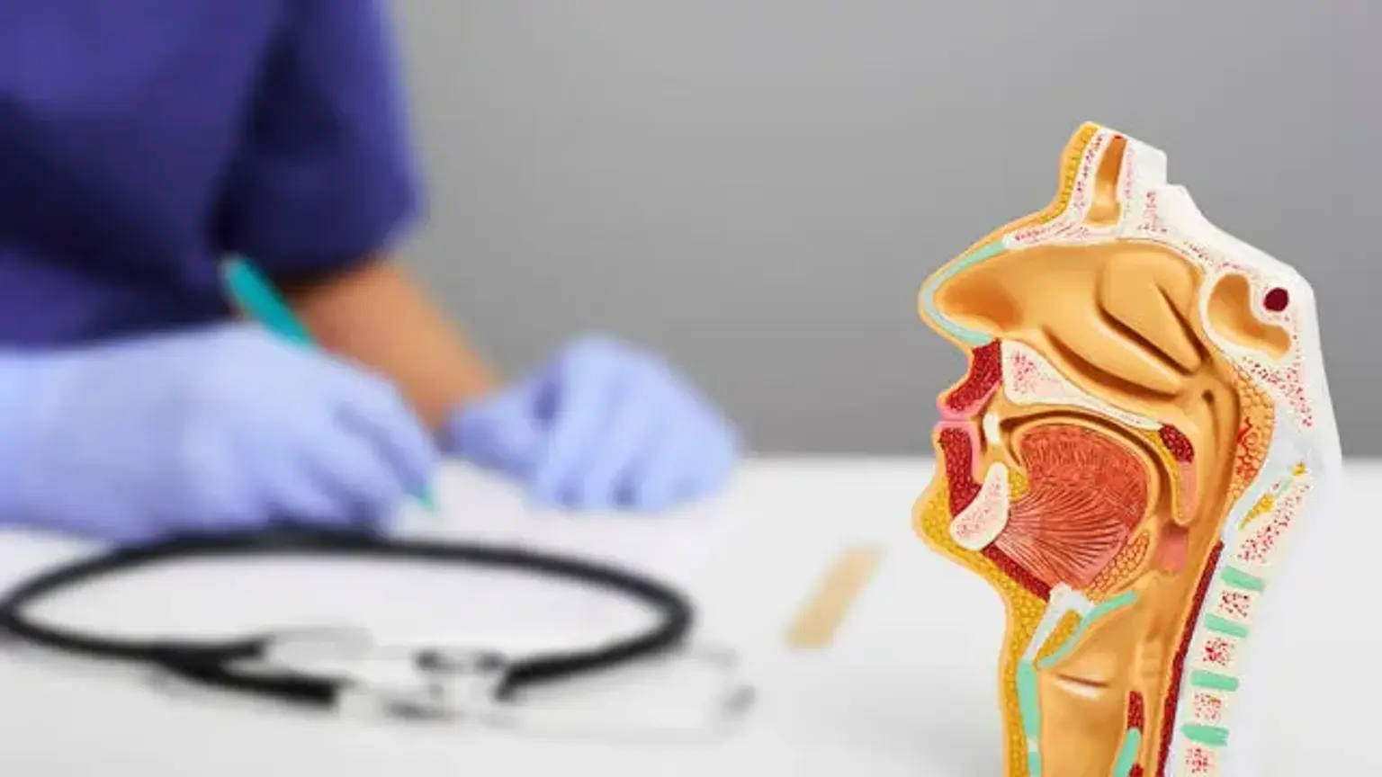 درمان التهاب و لارنژیت حنجره - معرفی انواع داروی لارنژیت