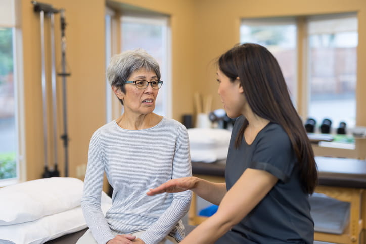 گفتار درمانی برای بیماران سکته مغزی به چه صورت انجام میگیرد؟